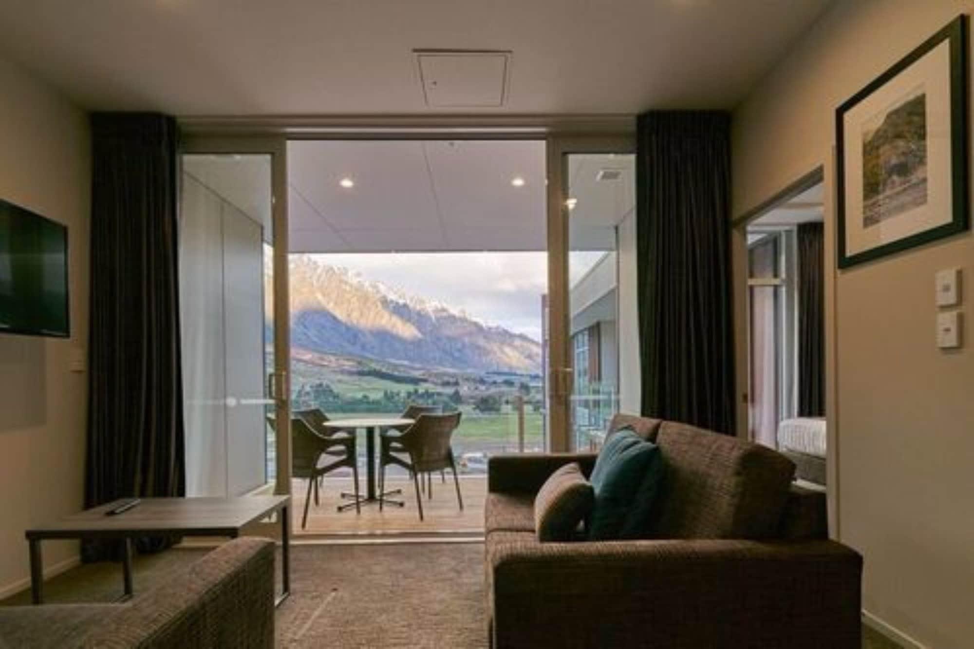 Ramada Suites By Wyndham Queenstown Remarkables Park Dış mekan fotoğraf