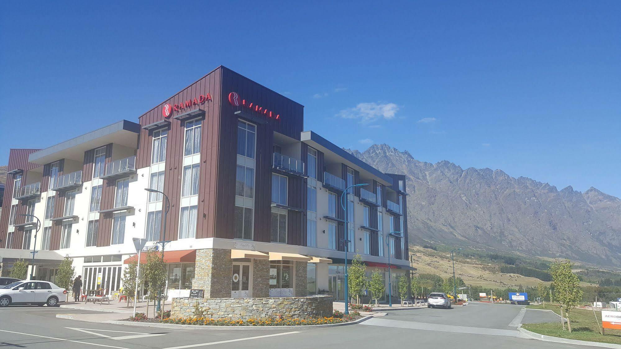 Ramada Suites By Wyndham Queenstown Remarkables Park Dış mekan fotoğraf